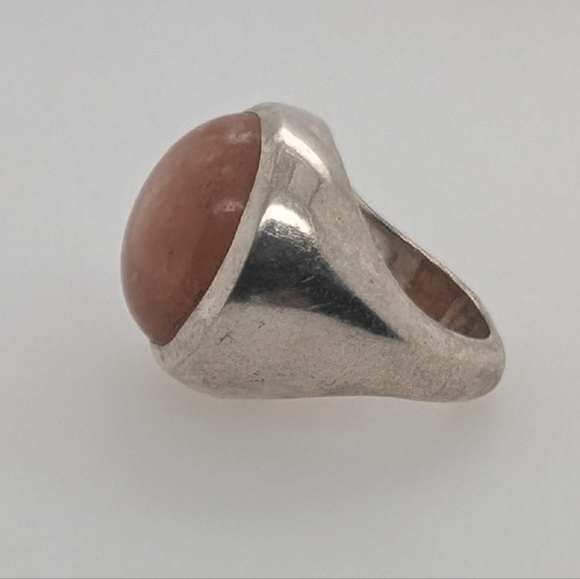 Sterling Silver Ring w/ Round Carnelian Stone - Picture 4 of 11